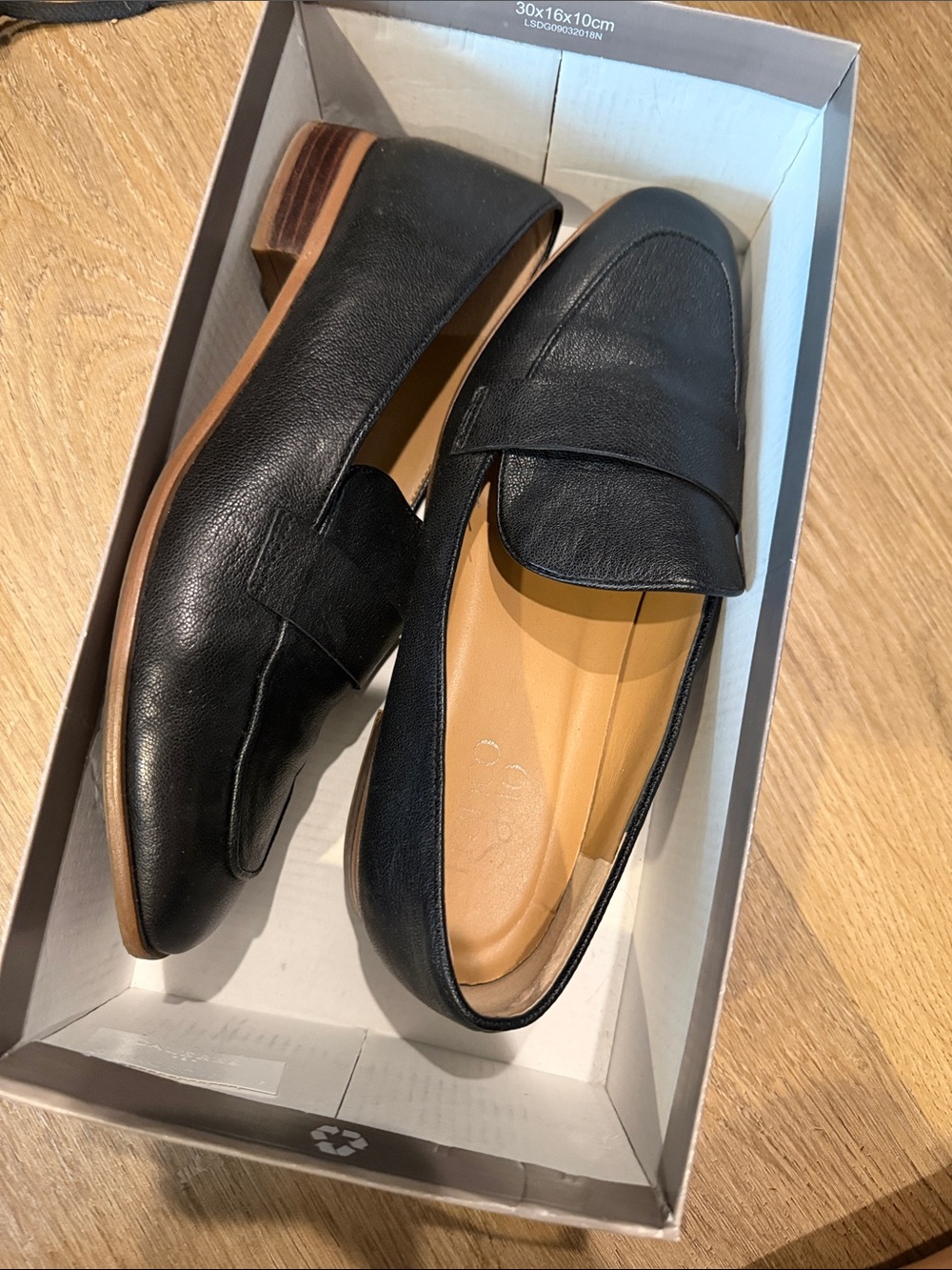 Franco Sarto Cosmo Black Loafers Women size 8